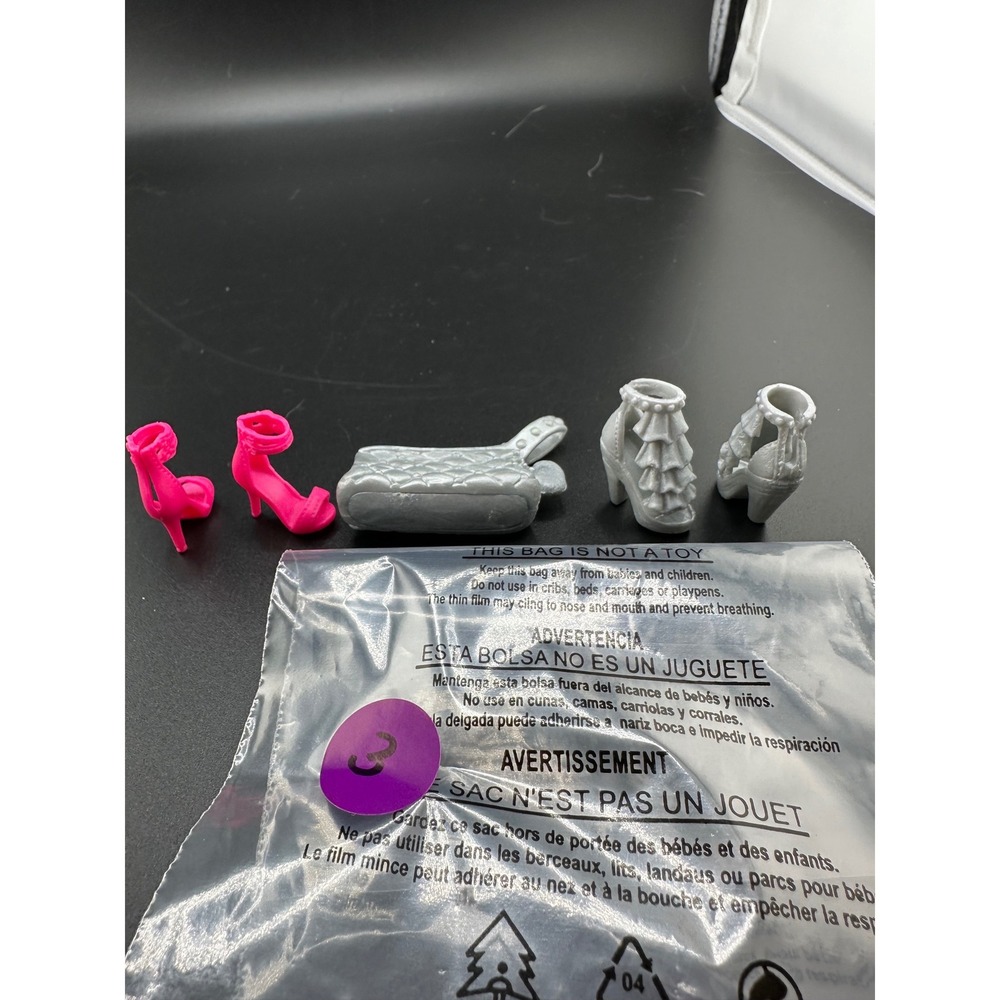 Mattel Barbie Fashionistas Y2K Silver Heels and Purse Pink Stilettos Authentic - Picture 8 of 8